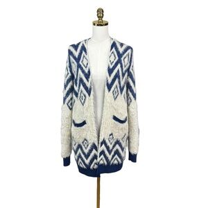 Woman’s &merci open front Aztec print fuzzy cardigan size L